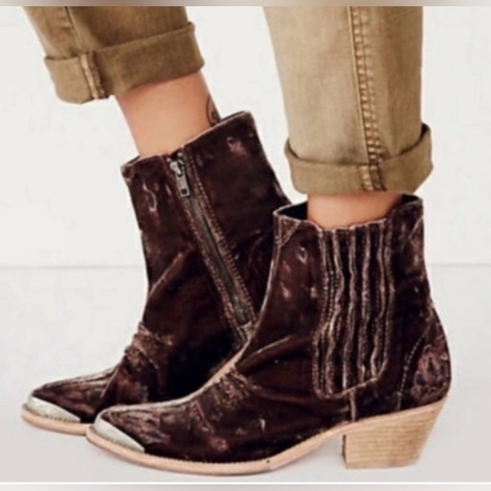 FREE PEOPLE BARBARY CHAMPAGNE Vintage Ankle Boots Women’s Sz 38 NIB RARE